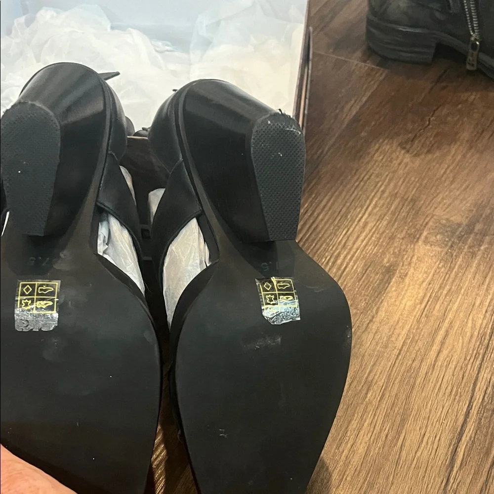 Jeffrey Campbell Black Triple Buckle Heels - Picture 3 of 4